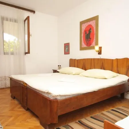 Komiza 8926a Vis